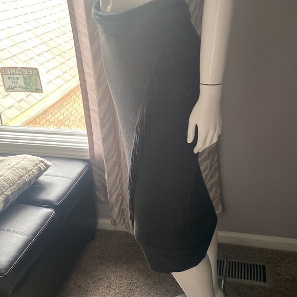 Jessica Simpson skirt. Size medium - Picture 3 of 4